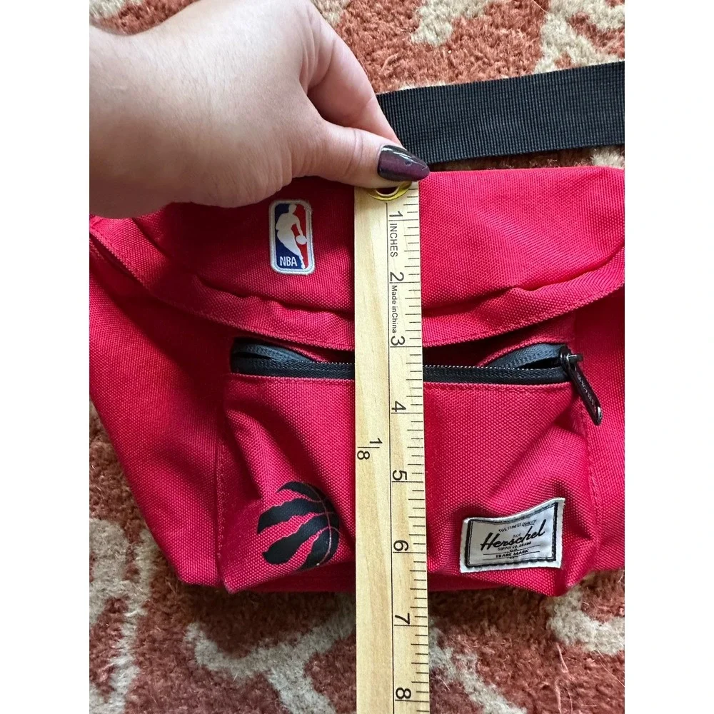 Toronto Raptors Herschel Suppy Co Hipsack Fanny‎ Pack NBA Rare